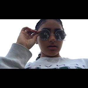 Meet your Posher, Julissa